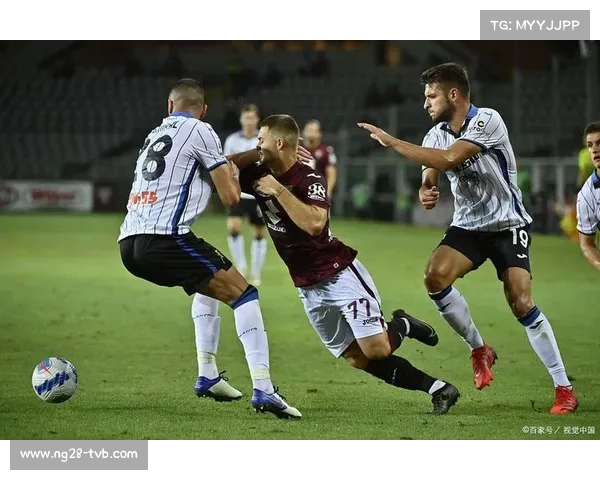 博洛尼亚主帅场边激情指挥，亚特兰大反击得分后跪地遗憾